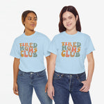 Twee lichtblauwe oversized T-shirts met ronde hals en 'Tired Moms Club' print op borst.