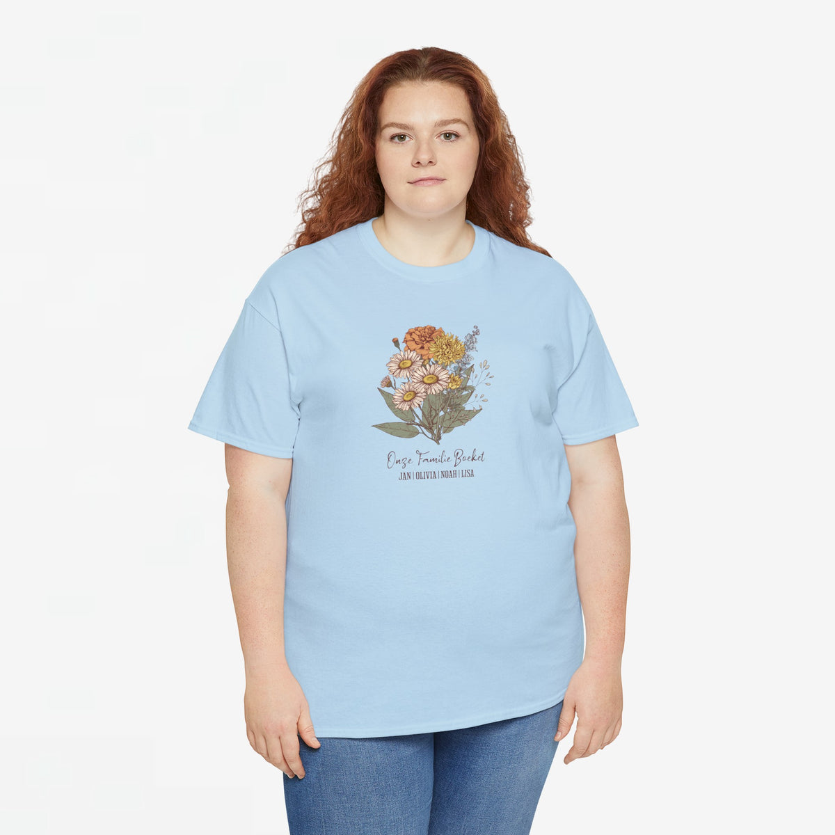Lichtblauw T-shirt met bloemboeketprint op borst, korte mouwen.