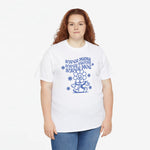 Witte oversized t-shirt met blauwe ‘Super mama’ tekst en illustratie op de borst