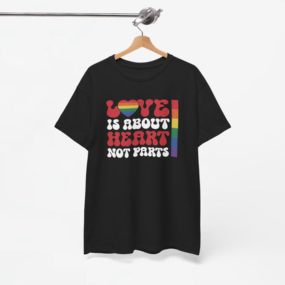 Gay Pride T-shirt - Love is about heart, not parts (witte tekst) - Oversized #30