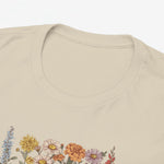 Zandkleurig mamashirt met bloemenprint en verticale namen