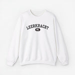 Trui met ronde hals, witte kleur en borstprint “LEERKRACHT” met NL-embleem.