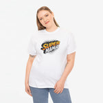 Witte T-shirt met korte mouwen en “Super Mama” opdruk voorzijde