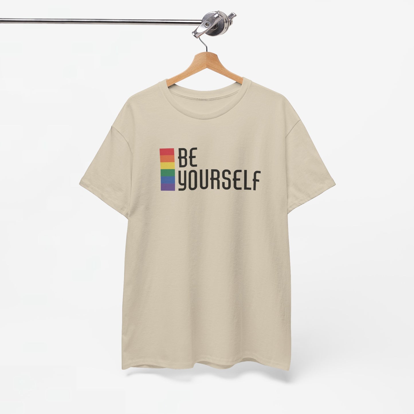 Gay Pride T-shirt - Be Yourself (zwarte tekst) - Oversized #25