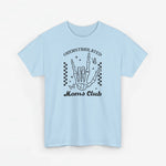 Lichtblauw T-shirt met handgraphic en “Overstimulated Moms Club” tekst