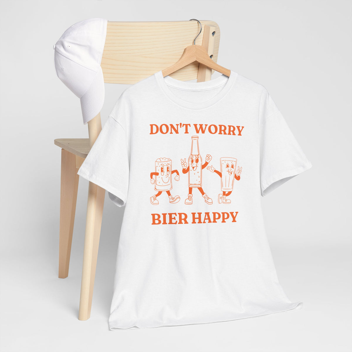 Oversized witte T-shirt met voorprint “DON’T WORRY” en “BIER HAPPY”