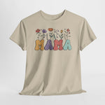 Beige T-shirt met bloemen en kleurrijke 'Mama' opdruk op de borst, ronde hals.