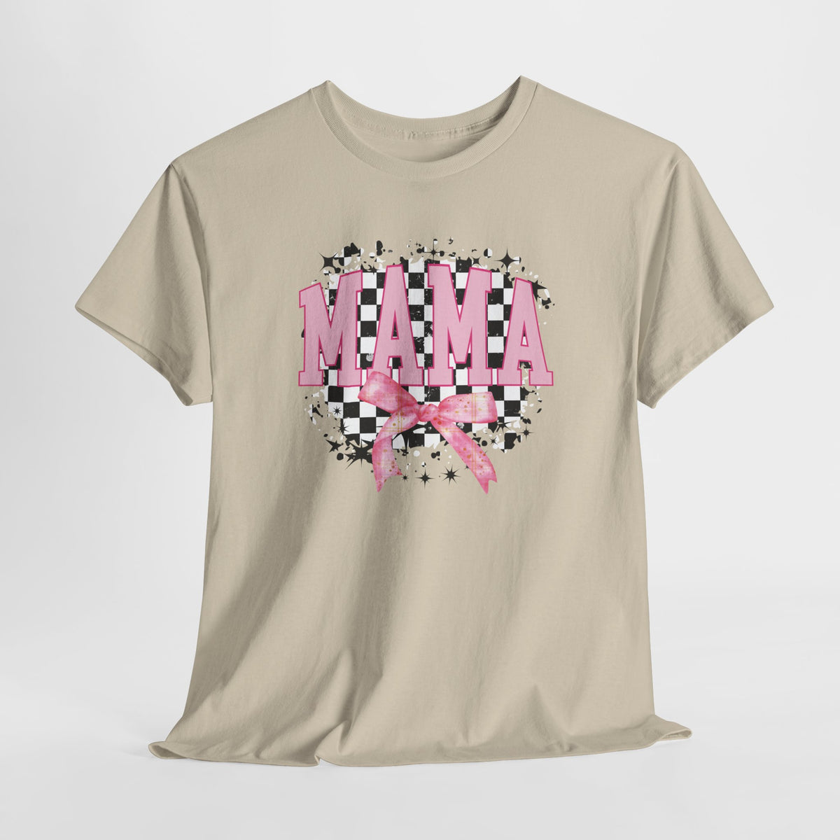 Sandkleurig T-shirt met “MAMA”-print, zwarte spetters en roze strik op de borst