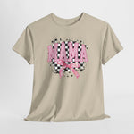 Sandkleurig T-shirt met “MAMA”-print, zwarte spetters en roze strik op de borst
