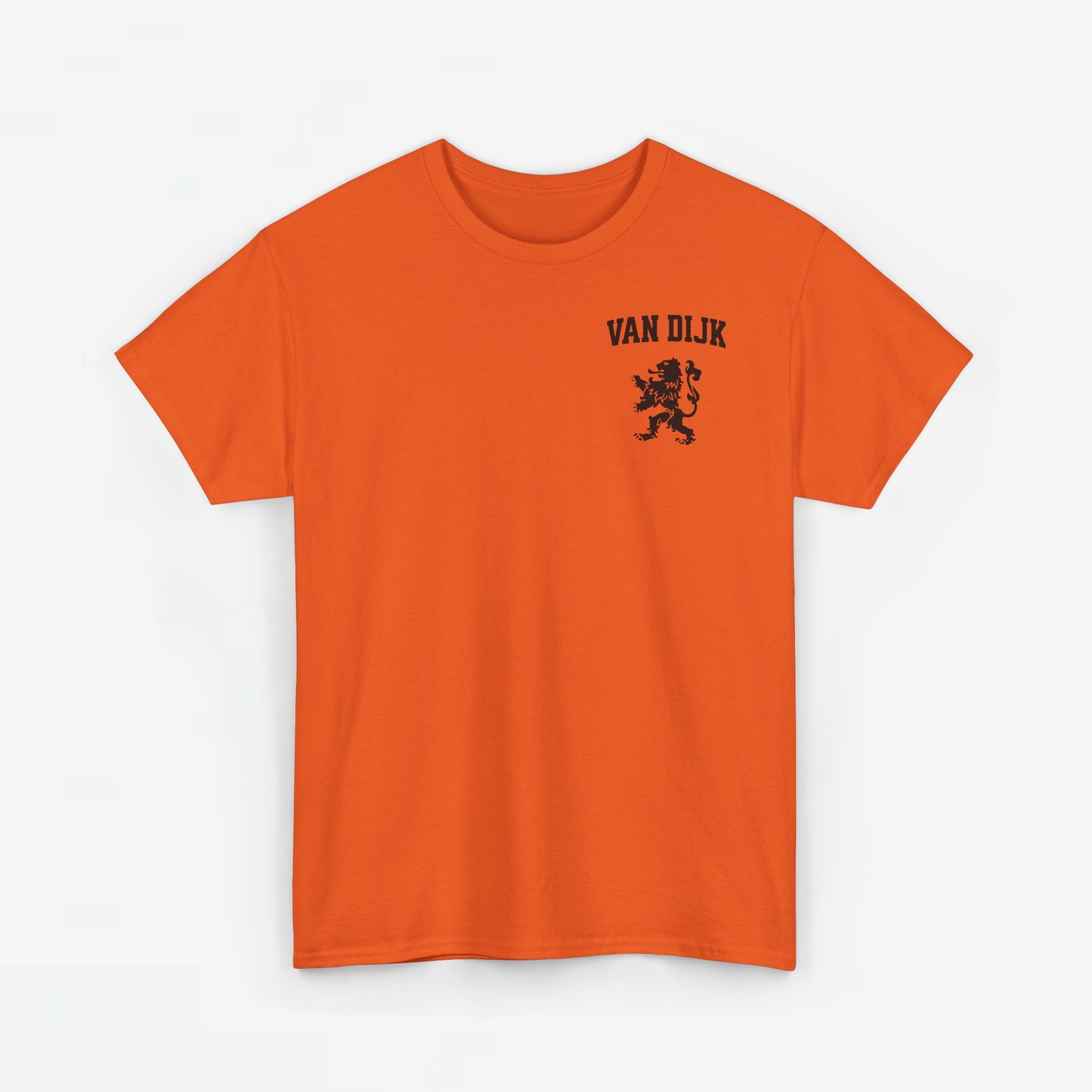 Oranje T-shirt voor EK, WK en Koningsdag - Personaliseer met Naam & Rugnummer - LEEUW + Naam (zwarte tekst)