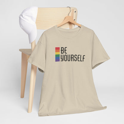 Gay Pride T-shirt - Be Yourself (zwarte tekst) - Oversized #25