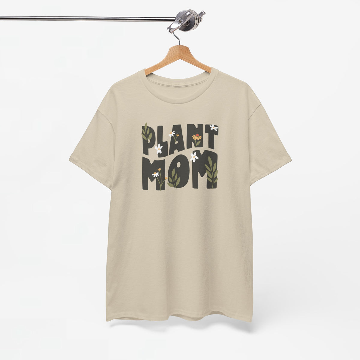Oversized zandkleurig t-shirt met 'Plant Mom' plantenprint en ronde hals.
