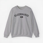Grijze sweater met ronde hals en KLEERMAKER NL-print op de borst