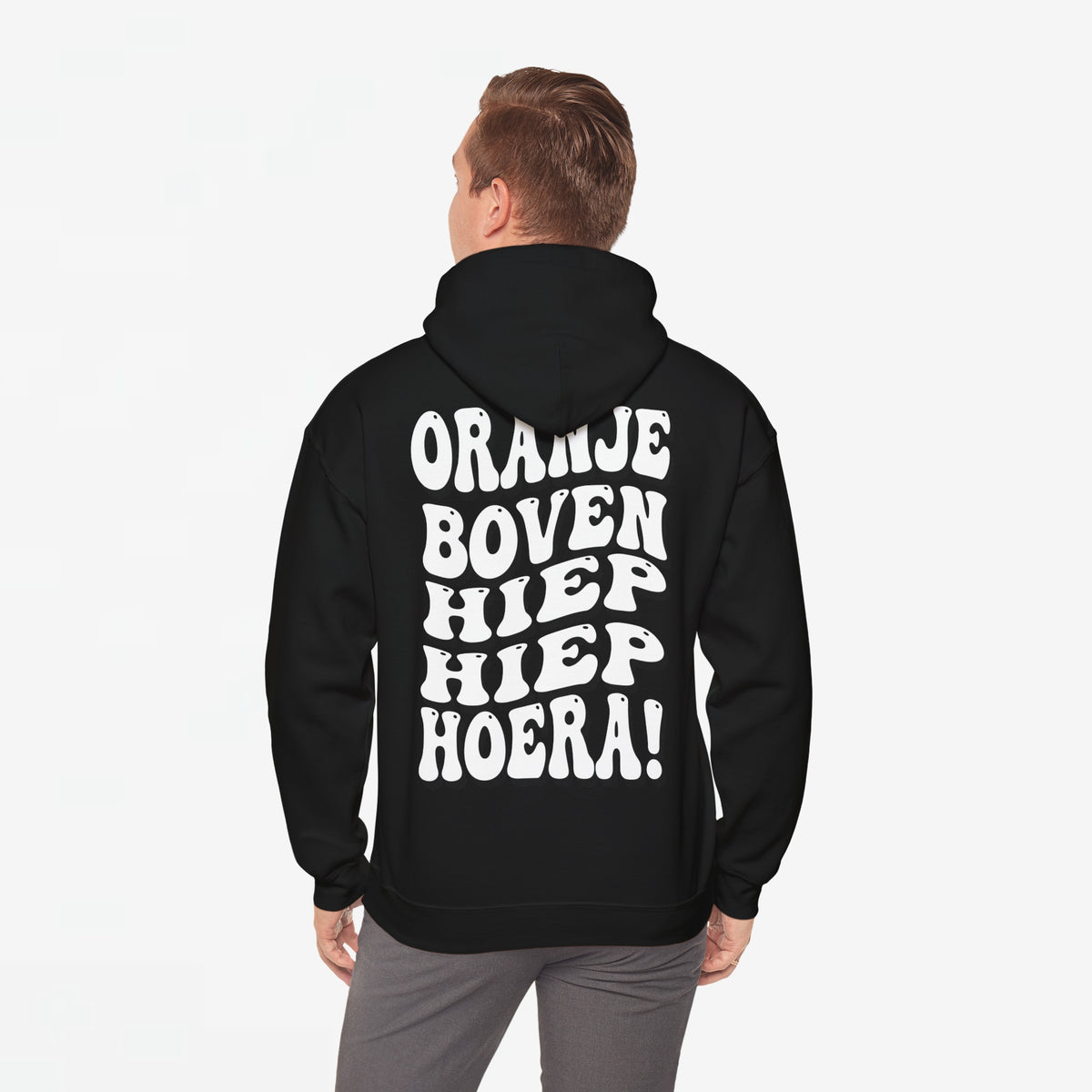 Zwarte oversize hoodie met grote bedrukking op de rug en capuchon