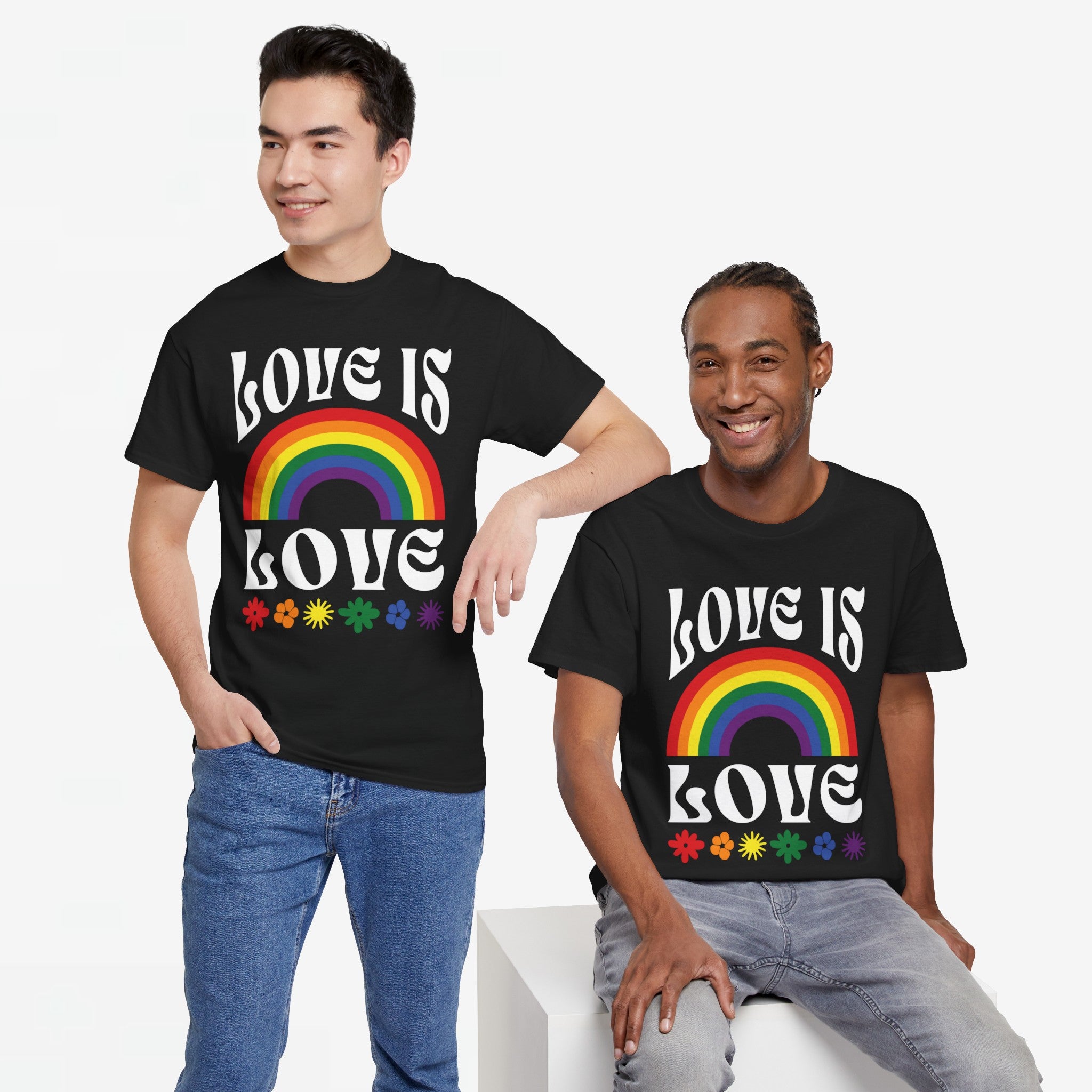 Gay Pride T-shirt - Love is love (witte tekst) - Oversized #54
