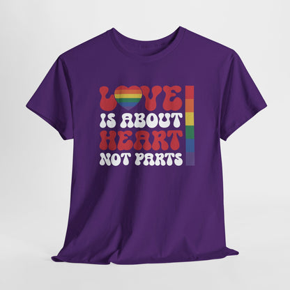 Gay Pride T-shirt - Love is about heart, not parts (witte tekst) - Oversized #30