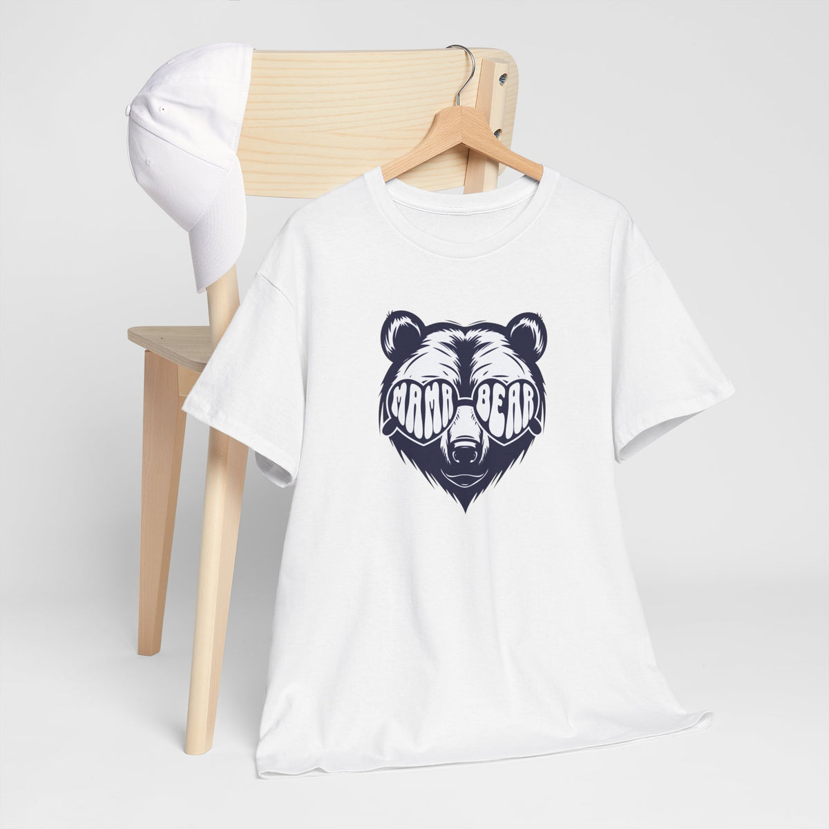 Witte t-shirt met donkerblauwe beerprint op de borst