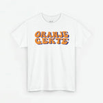 Heren T-shirt wit met grote borstprint “ORANJE GEKTE” in oranje en blauw.