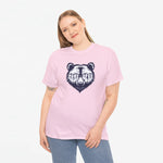 Roze t-shirt met beerprint op de borst, ronde hals en korte mouwen, gedragen