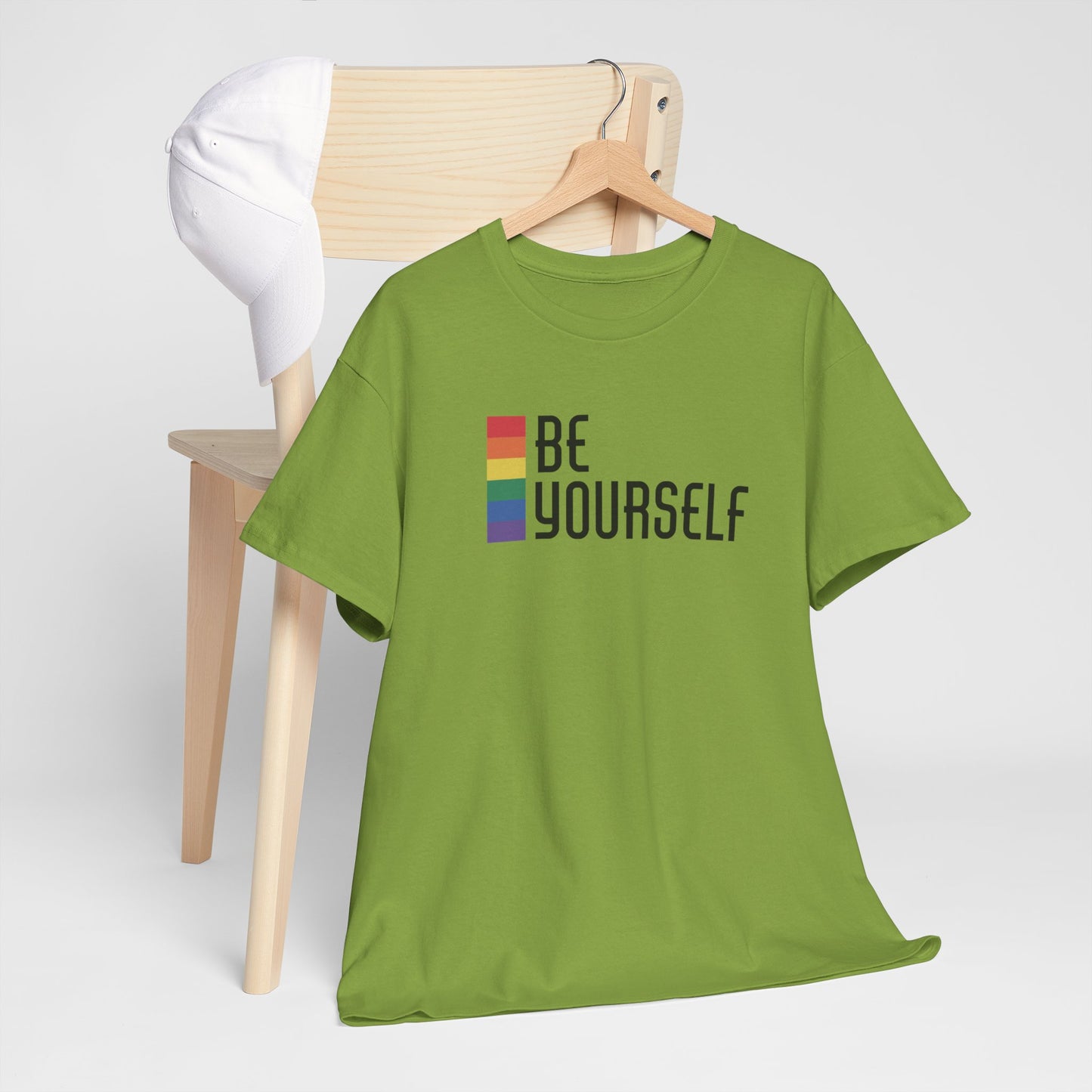 Gay Pride T-shirt - Be Yourself (zwarte tekst) - Oversized #25