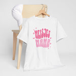 Wit meisjes-T-shirt met roze grafische print, ronde hals en korte mouwen op houten hanger