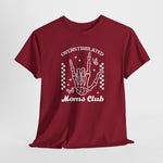 Rood T-shirt met ronde hals en witte borstprint, plat opgevouwen weergegeven.