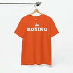 Oranje T-shirt met frontprint 'KONING' en kroon aan kledinghanger