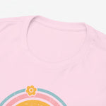 Roze T-shirt halsboordje en bovenkant van regenboogprint met bloem