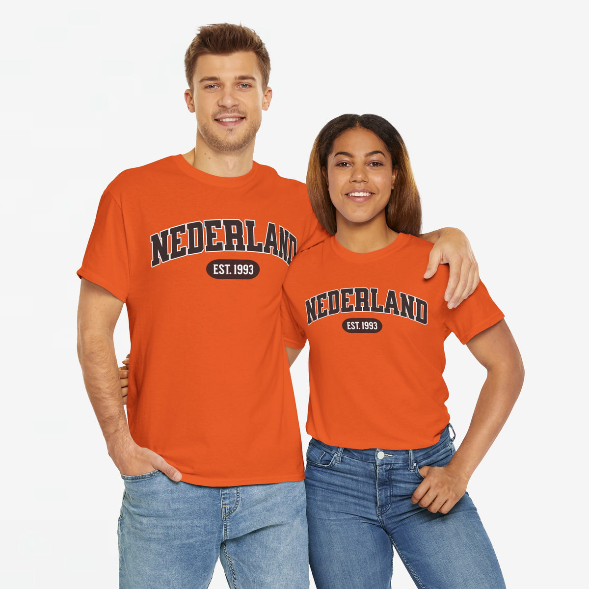Twee oranje t-shirts met NEDERLAND-borstprint en EST.1993, korte mouwen
