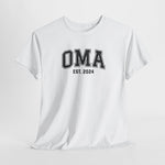 Witte T-shirt met OMA-est. 2024 borstprint