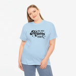 Lichtblauwe oversized t-shirt met zwarte "In My Mom Era"-tekstprint op de borst.