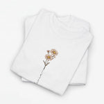 Wit T-shirt met bloemillustratie op de borst, korte mouwen