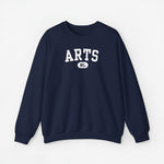 Donkerblauwe sweatshirttrui met ronde hals en witte “ARTS” print met “NL” logo