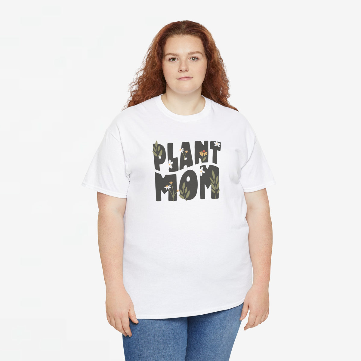 Wit oversized T-shirt op model met “Plant Mom” borstprint