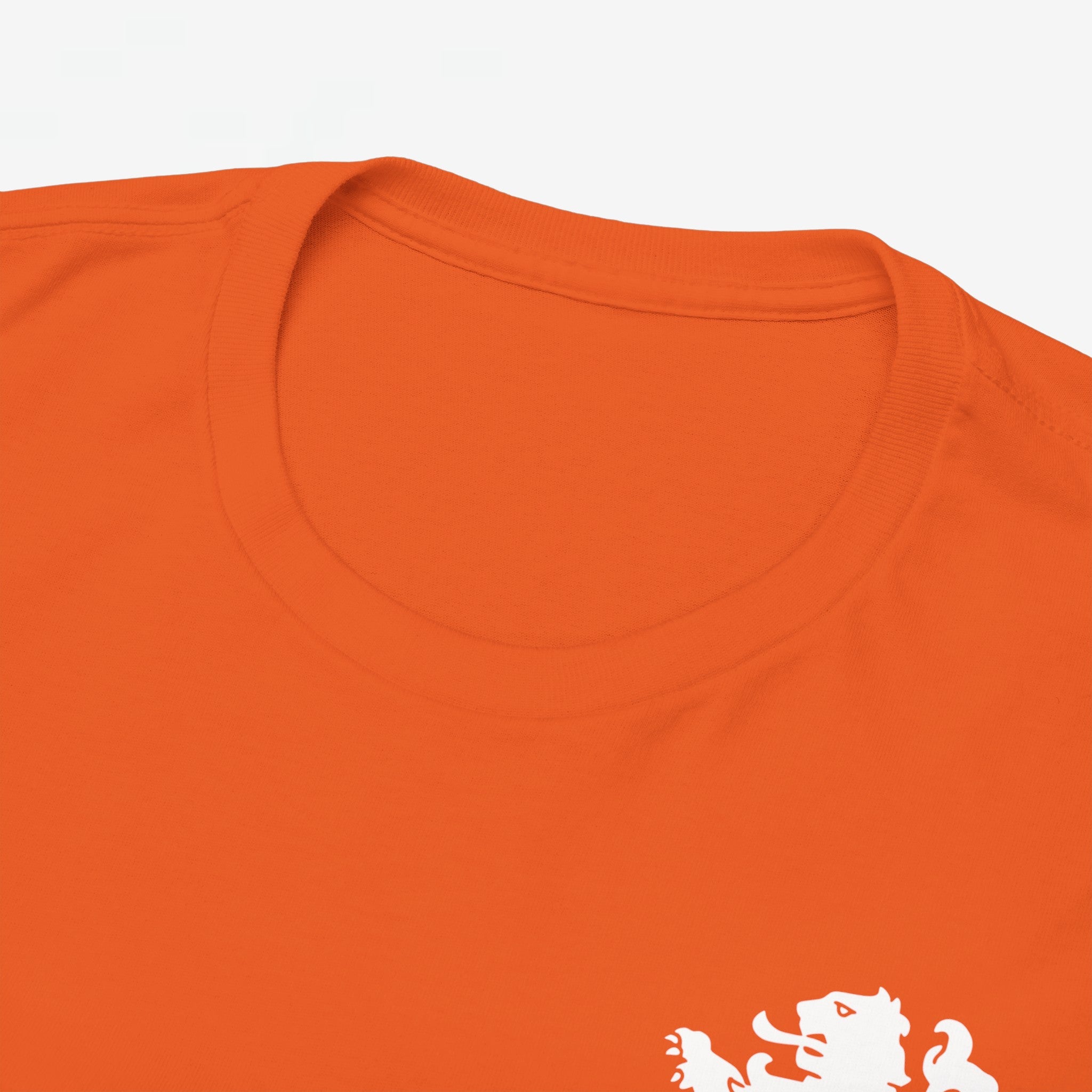 Oranje T-shirt voor EK, WK en Koningsdag - Personaliseer met Naam & Rugnummer - LEEUW (witte tekst)