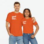 Twee oranje oversized t-shirts met witte 'geef bier.' voorprint en korte mouwen