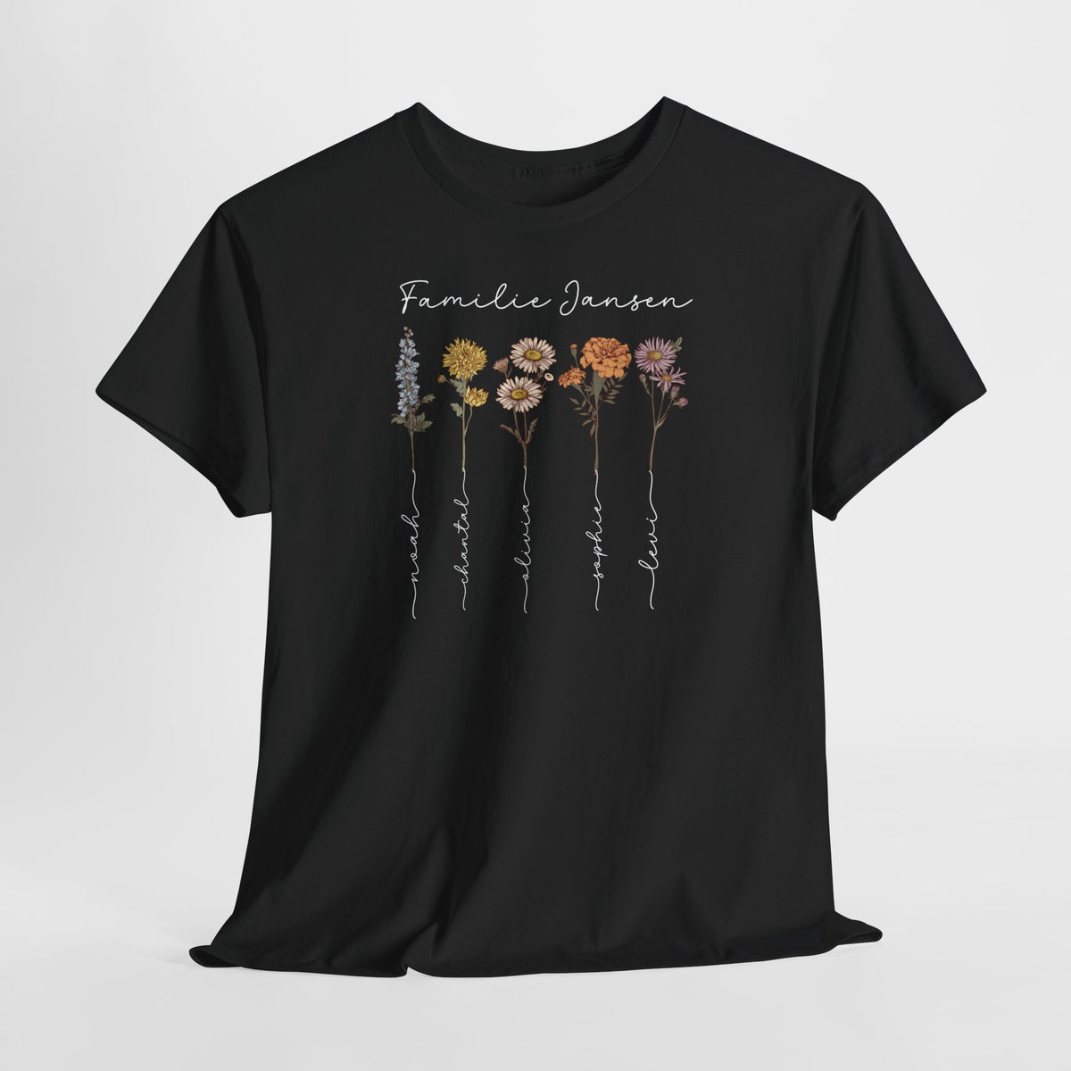 Zwart t-shirt met Familie Janssen bloemenprint op borst