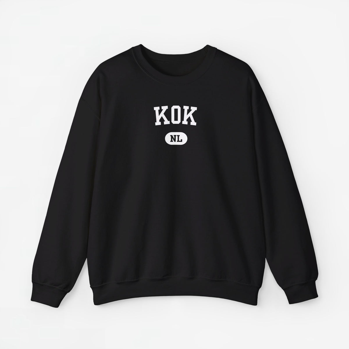Sweater met ronde hals in zwart en borstprint “KOK”