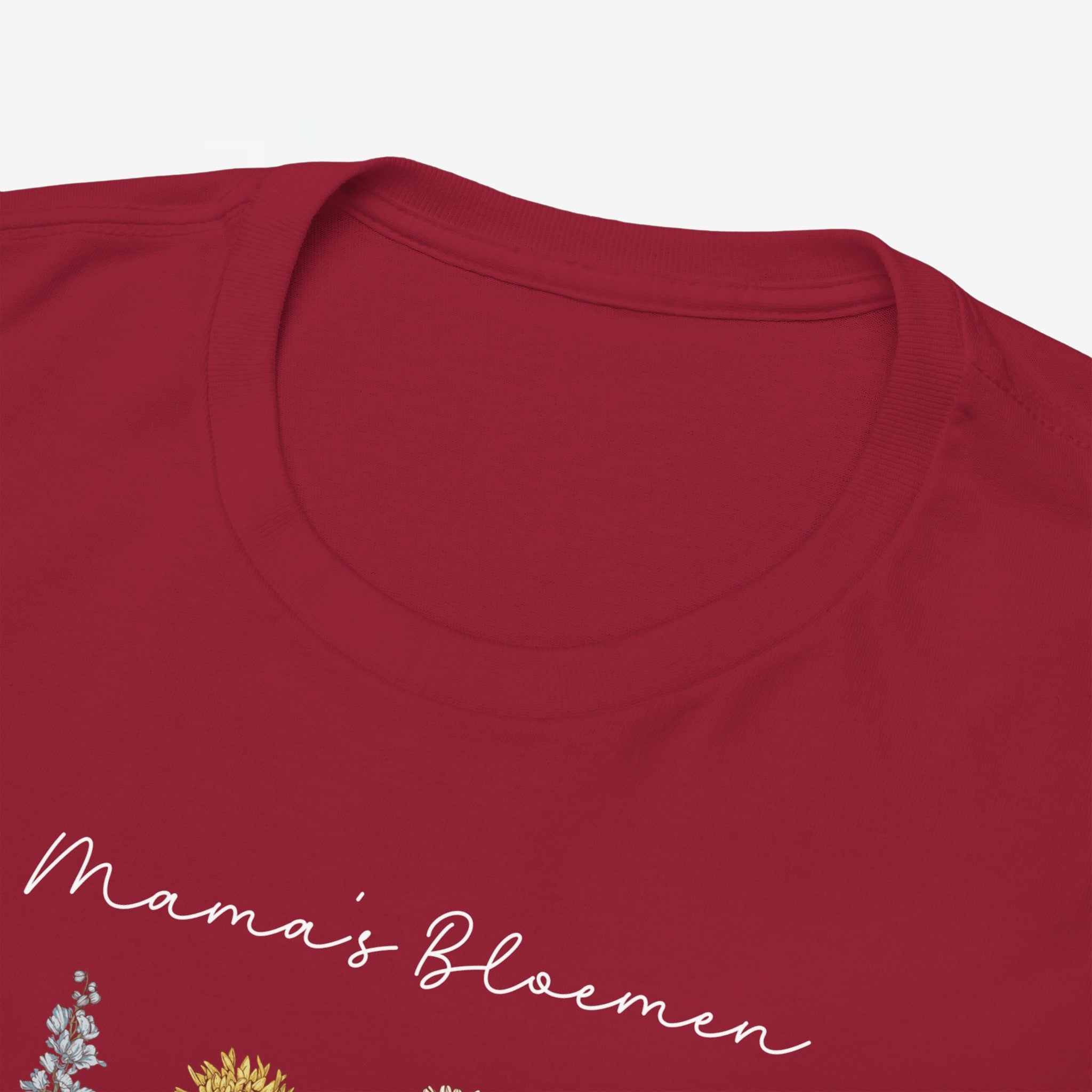 Gepersonaliseerde Moederdag Mama Cadeau - T-shirt - Mama's Bloemen met namen en geboortemaand bloemen (witte tekst)