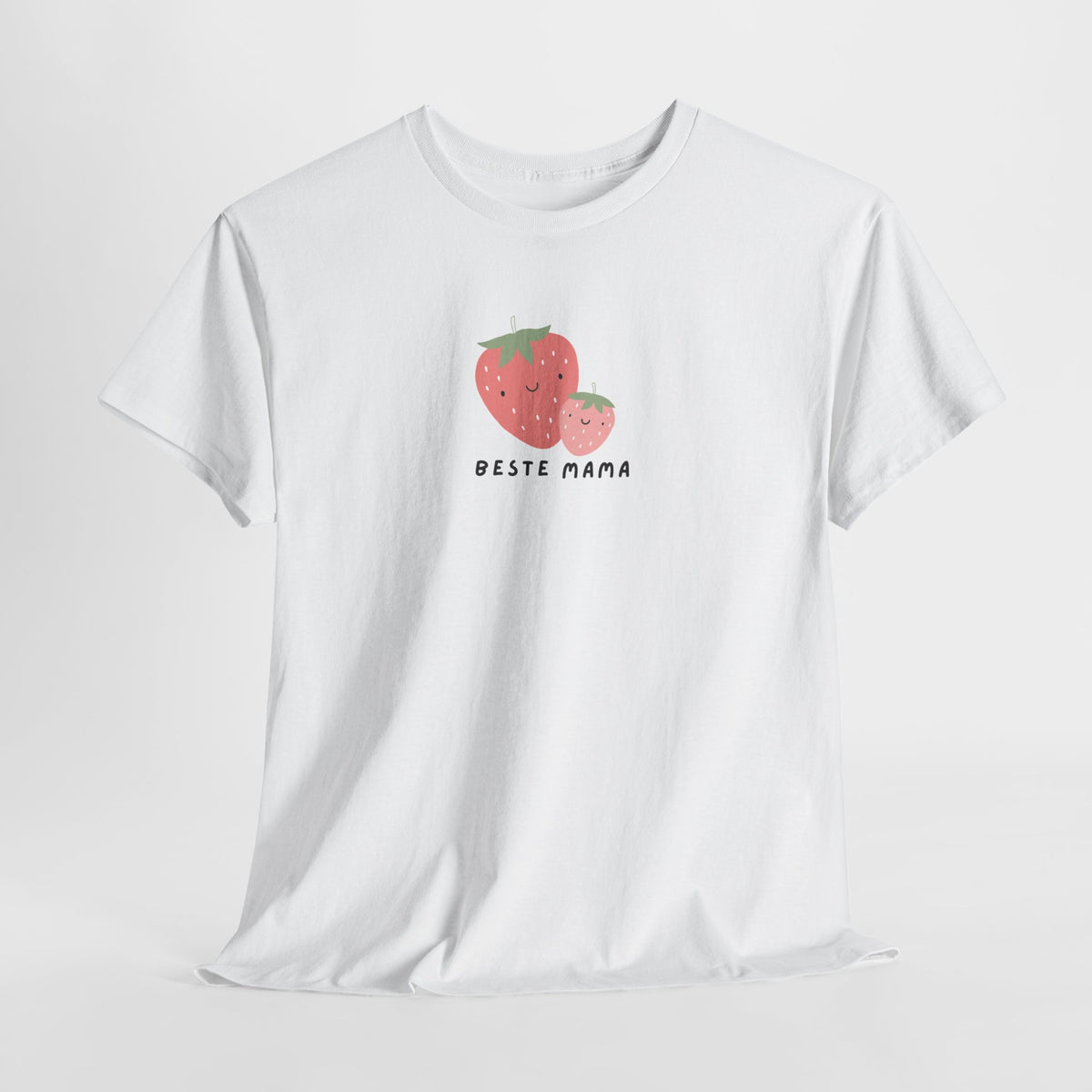 Wit t-shirt met aardbei-graphic en “Beste Mama” bedrukt op de voorkant