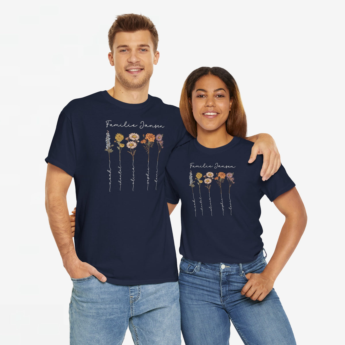 Navy t-shirt met Familie Janssen bloemenprint op borst