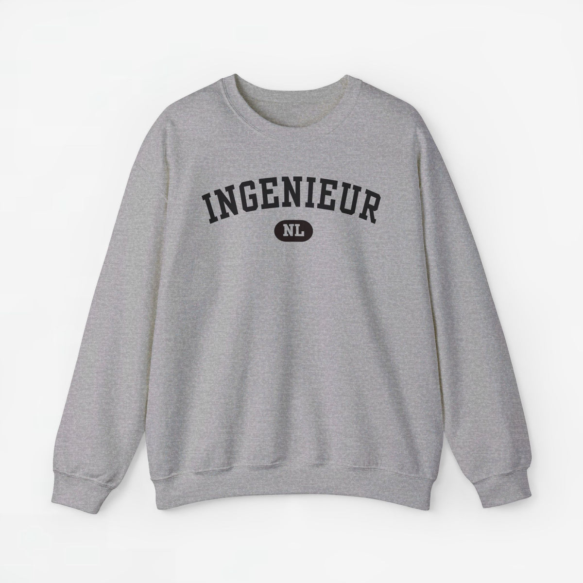 Lichtgrijze trui met ronde hals en borstprint “Ingenieur” met NL-embleem