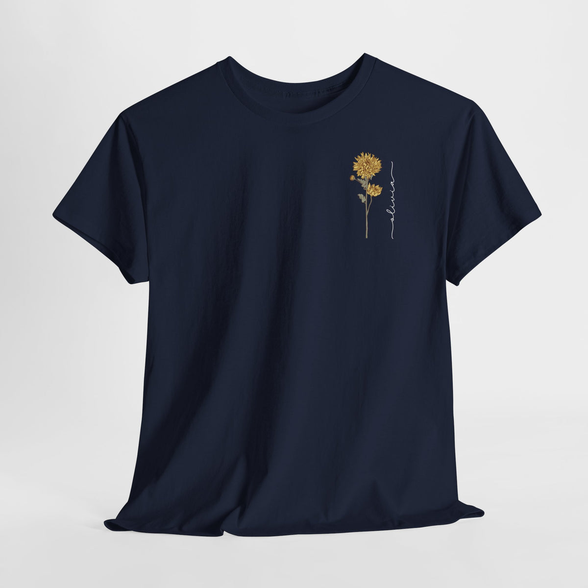 T-shirt navy met kleine goudgele bloemprint op de borst