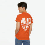 Oranje heren-T-shirt met grote witte rugprint in hartvorm