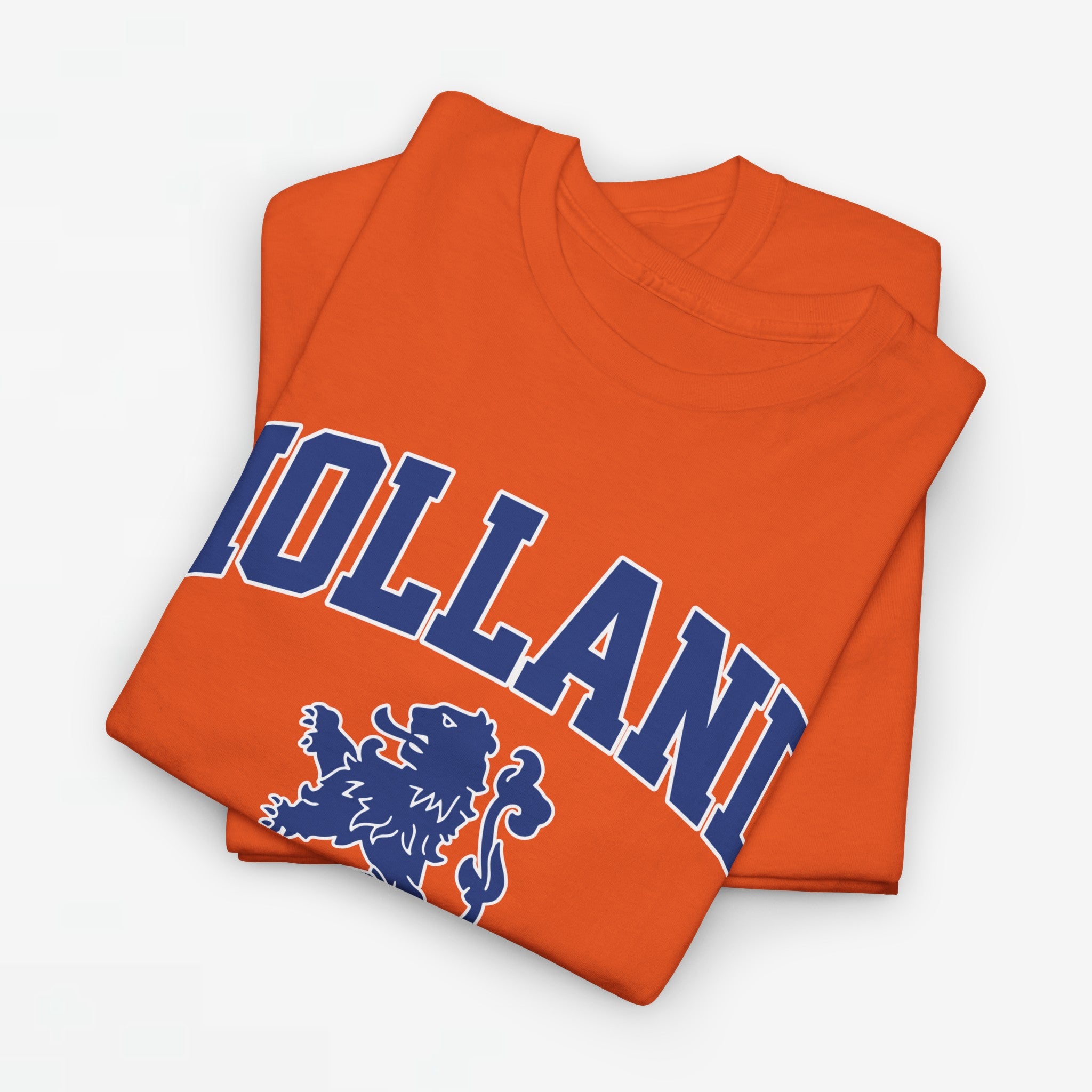 Oranje T-shirt voor EK, WK en Koningsdag - Personaliseer met Naam & Rugnummer - HOLLAND met Leeuw (blauwe tekst)