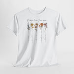 Wit T-shirt met bloemen- en namenprint op de borst, ronde hals, korte mouwen