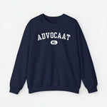 Marineblauwe sweatshirt met ronde hals en grote 'Advocaat' print op de borst