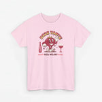 Roze T-shirt met rode stripfiguur- en wijnglasprint op de borst