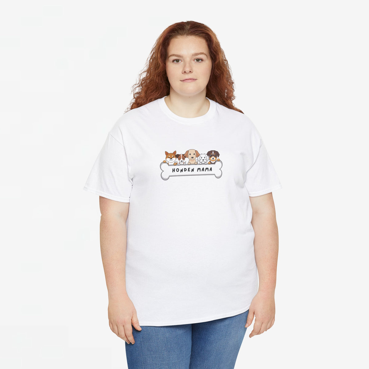 Wit T-shirt met ronde hals, opdruk van honden en tekst “HONDEN MAMA”