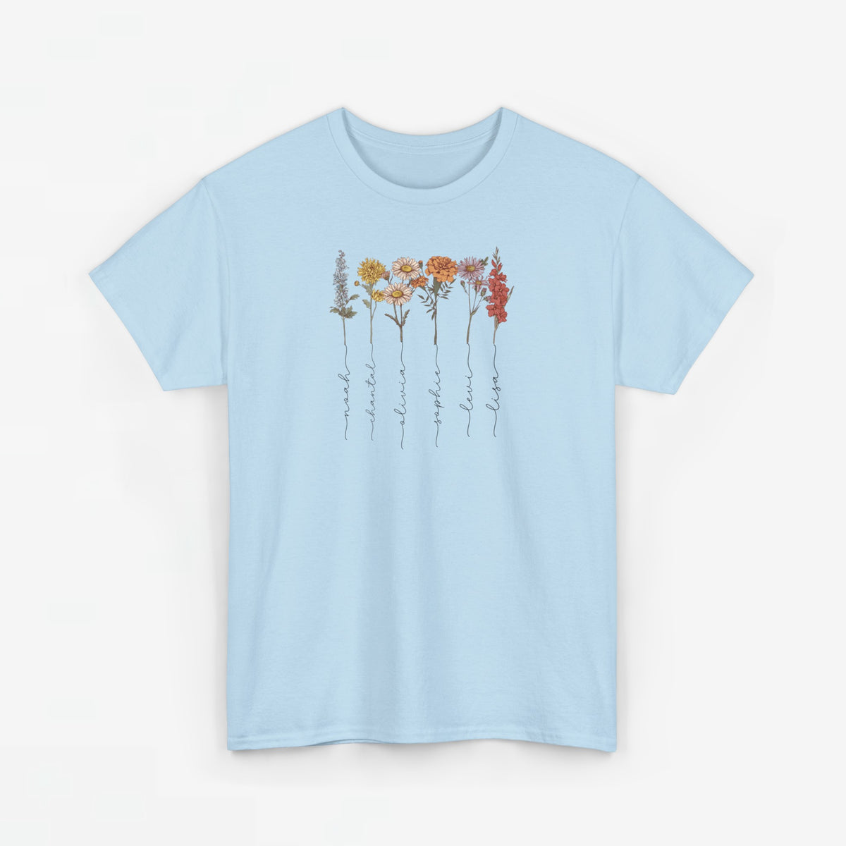 Lichtblauw T-shirt met ronde hals en bloemenprint met verticale namen voorop